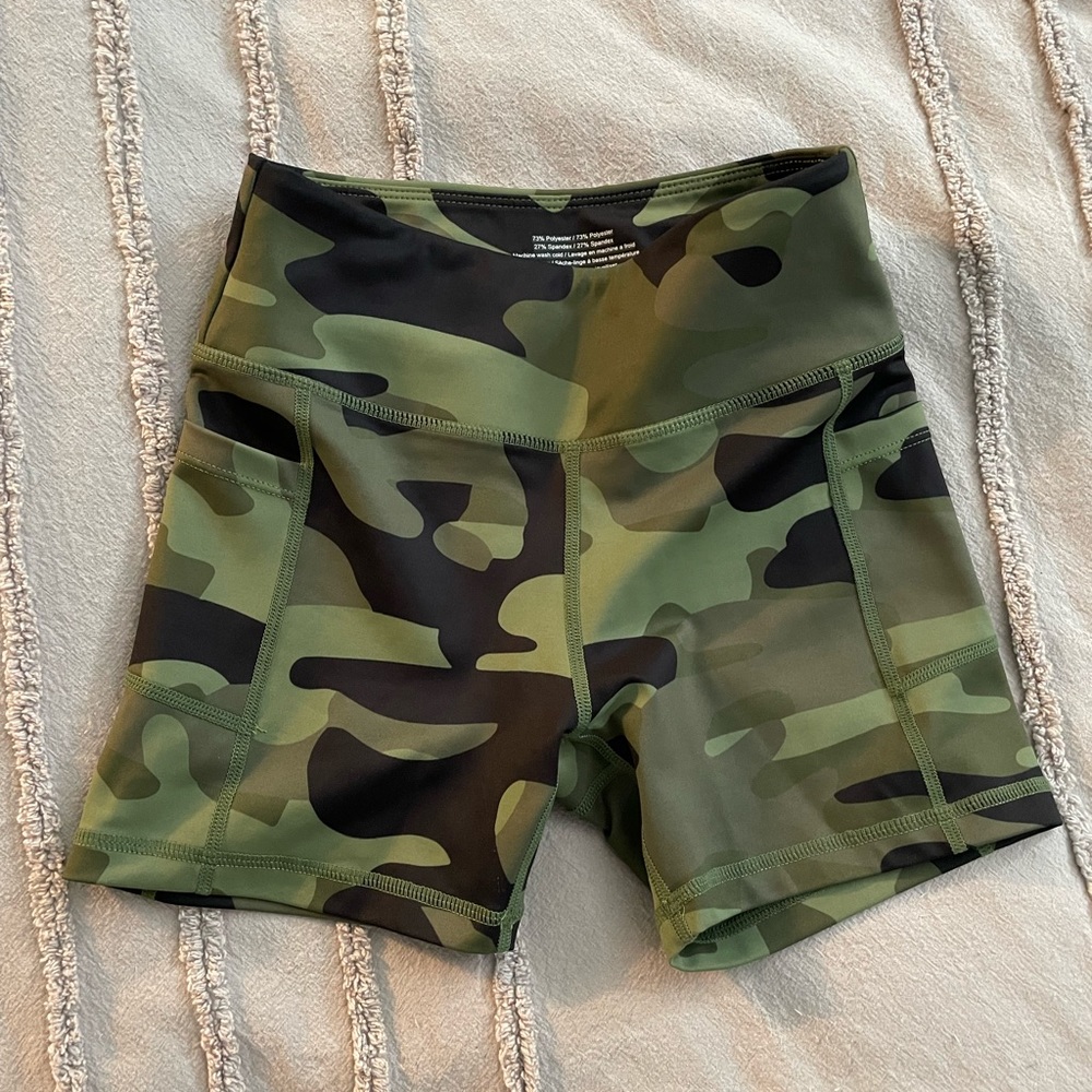 Green Camo Light n Tight Pocket Hustle Shorts 4"